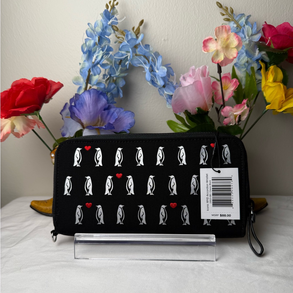 Nwt Vera Bradley Iconic Rfid Accordion Wallet Classic Black Microfiber Penguins